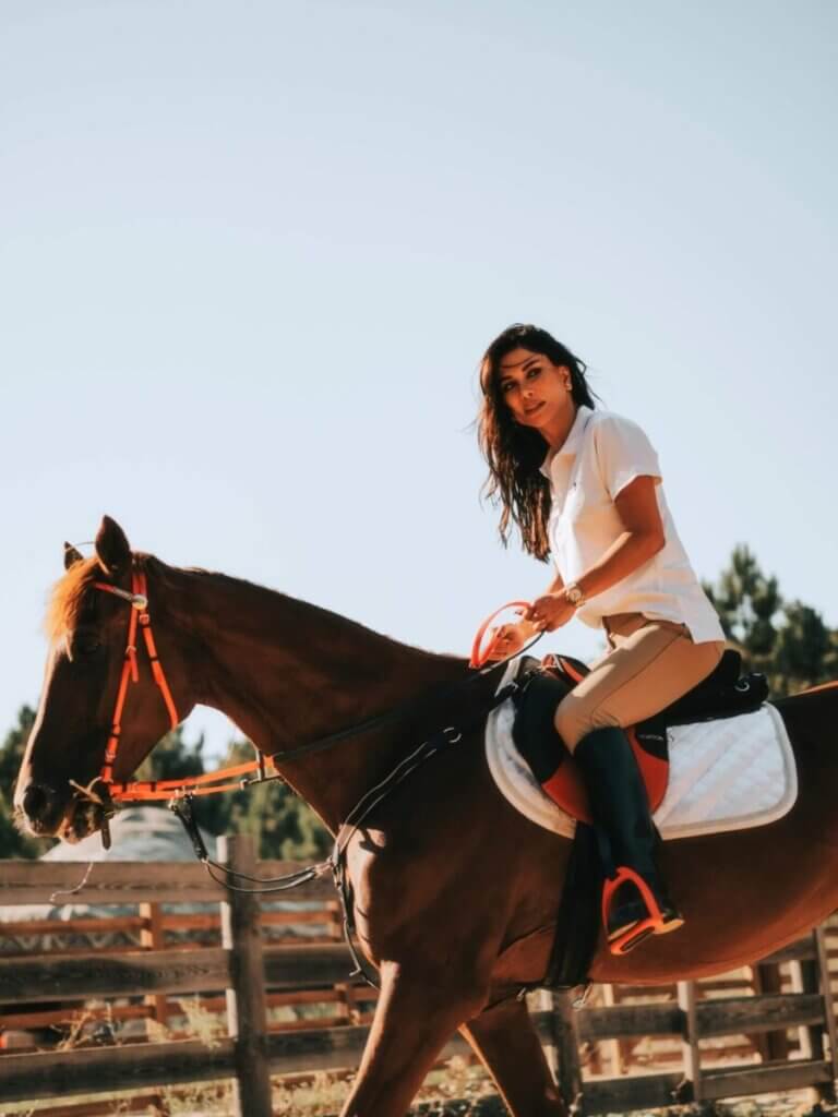 What to wear horseback riding in the summer